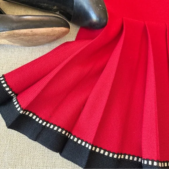 St John Knit Red Pleated Skirt - Picture 3 of 6